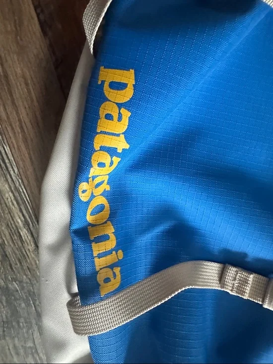 Patagonia Atom Sling Bag - Blue & Tan - Picture 4 of 4